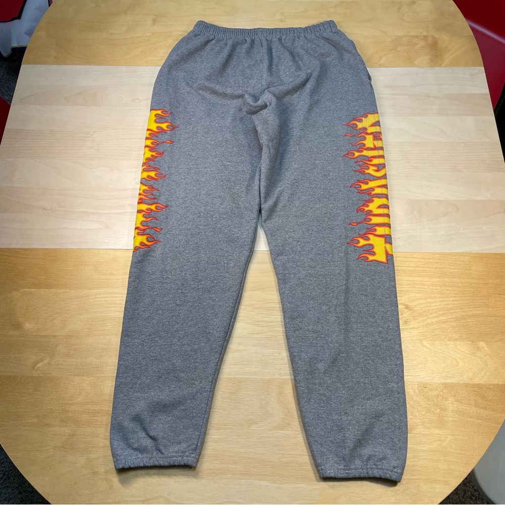Thrasher Skateboard Mag Sweatpants - Picture 2 of 7